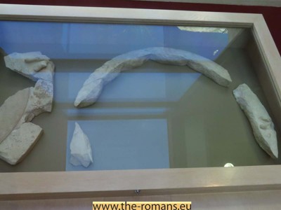 hadrians library 008 nike shieldrim 