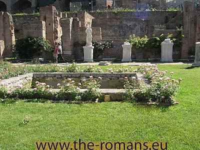 House vestals small fountain 