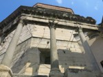 corinthian pillars temple of iupiter
